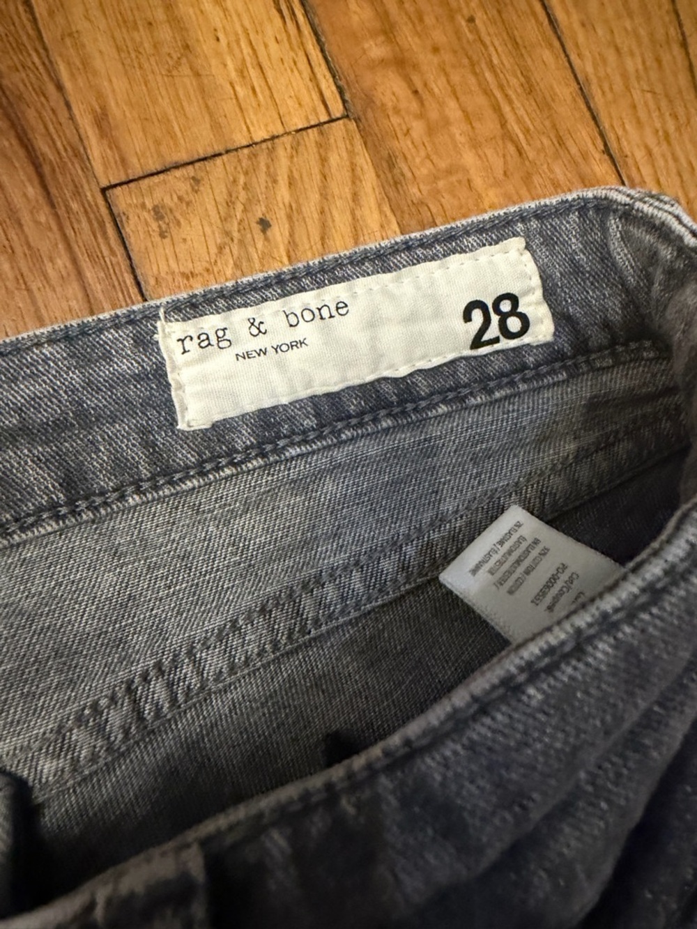 rag & bone women’s Dre low-rise slim boyfriend jeans, size 28 - gray - Picture 3 of 6